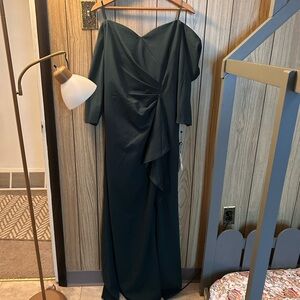 Adrianna Papell Green Ruched One Shoulder Gown